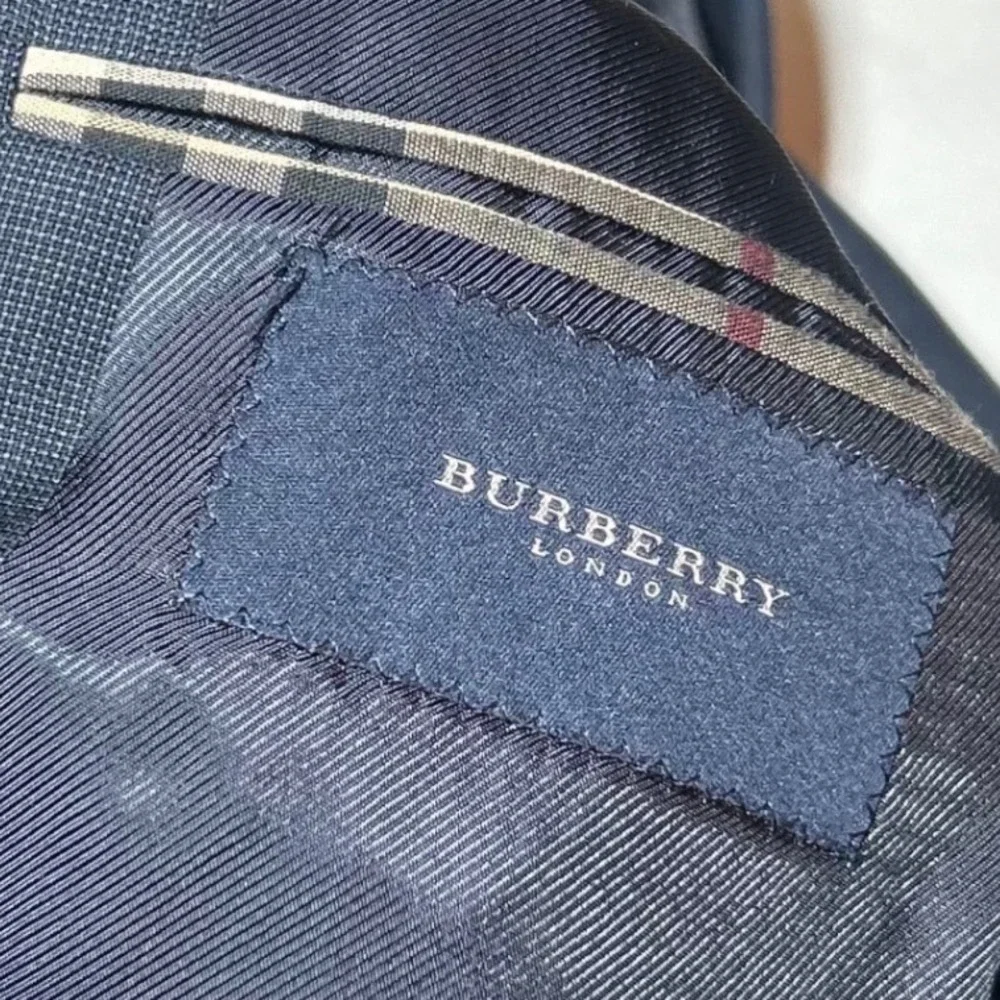 Burberry London Kensington Navy Blue 100% Wool Suit Jacket Blazer 36S 36 Short